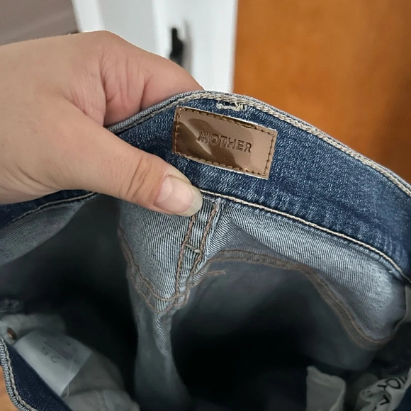 MOTHER THE INSIDER CROP STEP CHEW JEANS - Picture 4 of 8